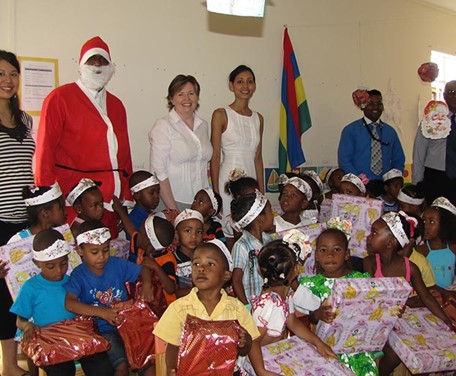 We wanted to bring a little smile to our children to enlighten their Christmas season.